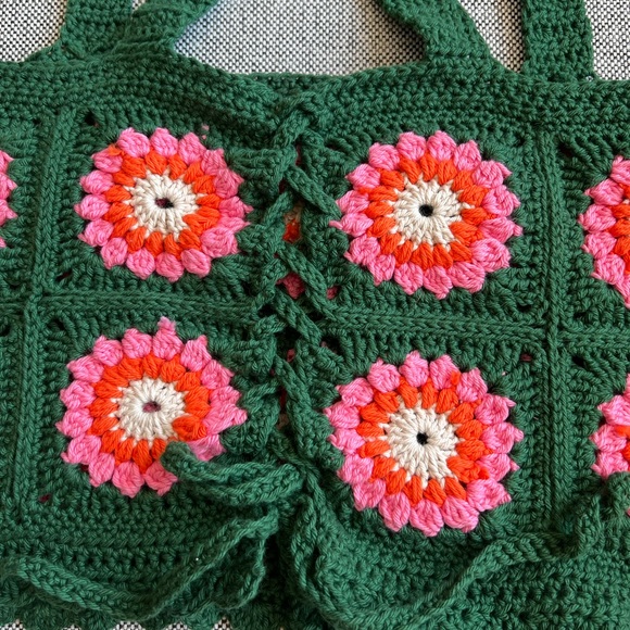 Hand made Crochet Floral Granby Square Tank - Picture 3 of 4